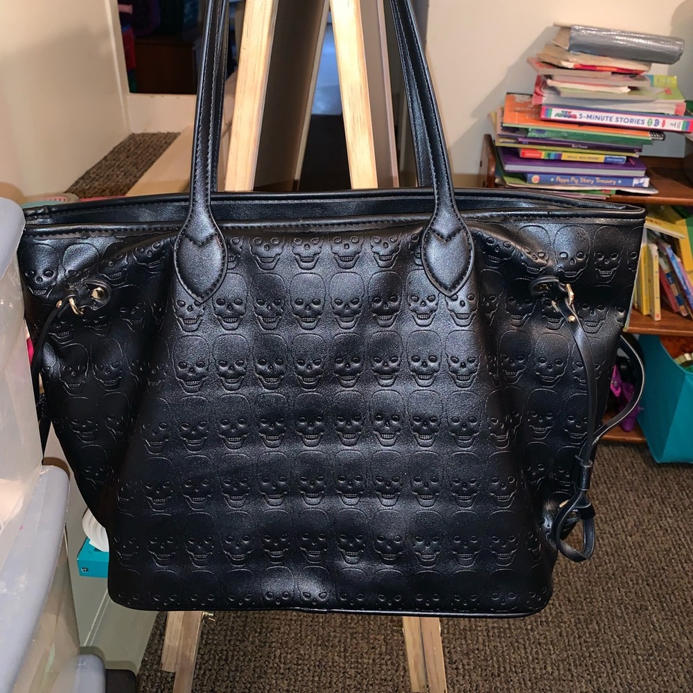 Skull Handbag